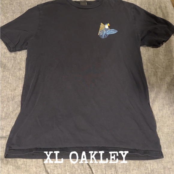 Men’s Oakley tshirt - Picture 1 of 2